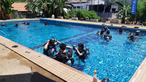 Learn to scuba dive in Phuket