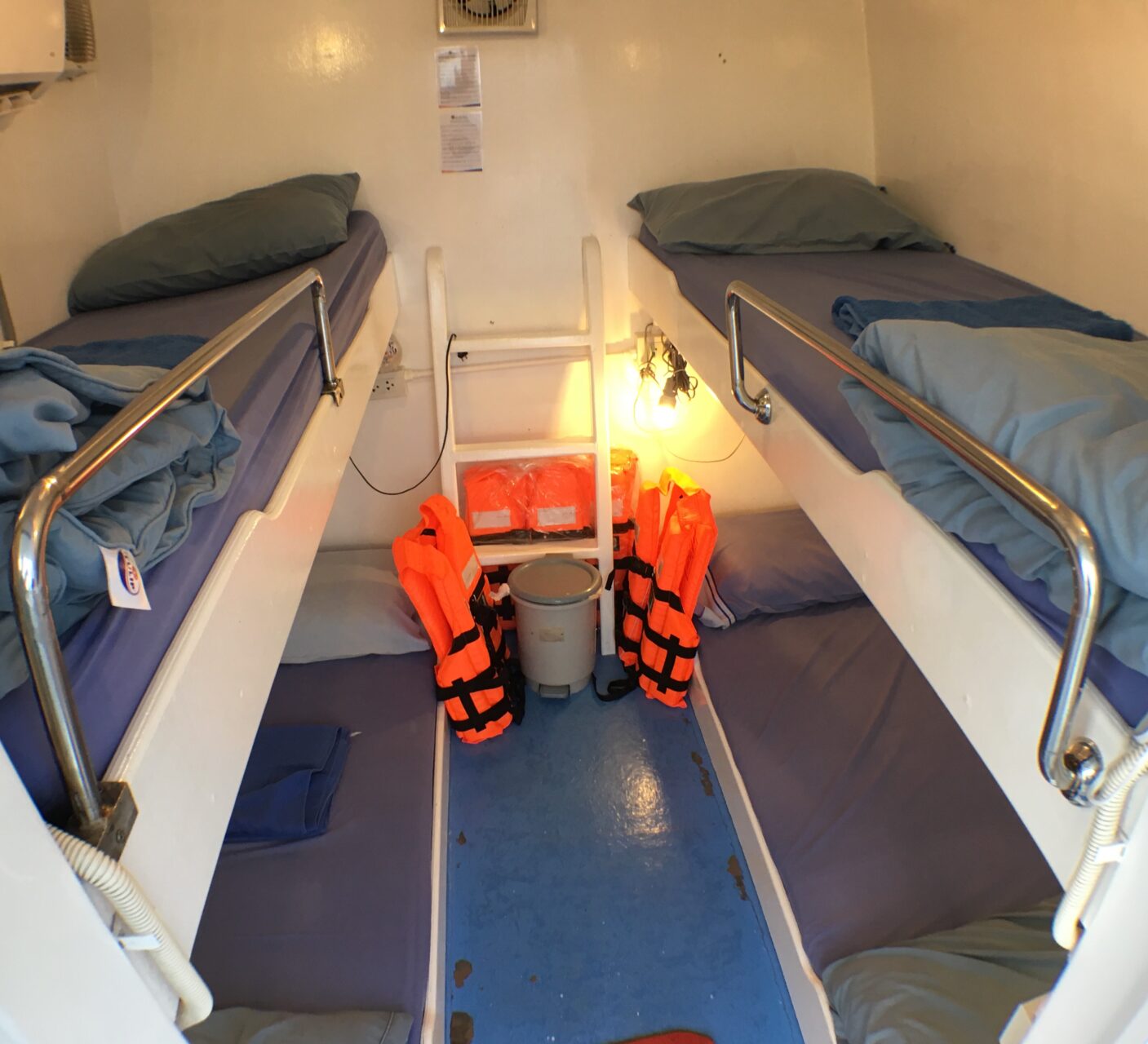 4 bed share cabin on upper deck of manta queen 7