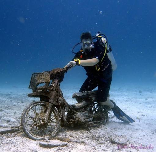 Racha Yai scooter motorbike scuba diving