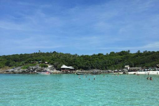 Bungalow Bay in Racha Yai island - Phuket Dive Tours