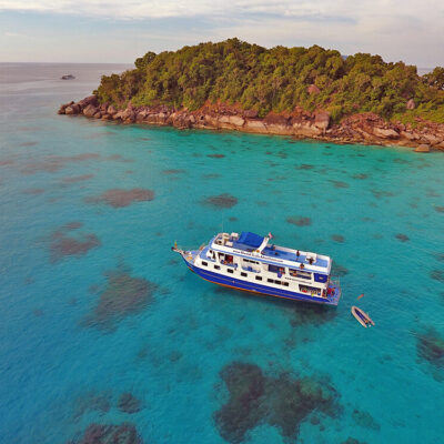 manta queen 1 similan island liveaboard at Koh Tachai