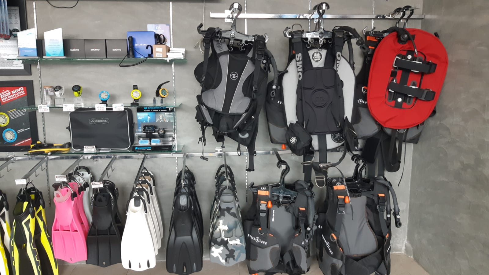Dive Shop Scuba Diving Equipment Store and Dive Pool -Phuket Dive Tours
