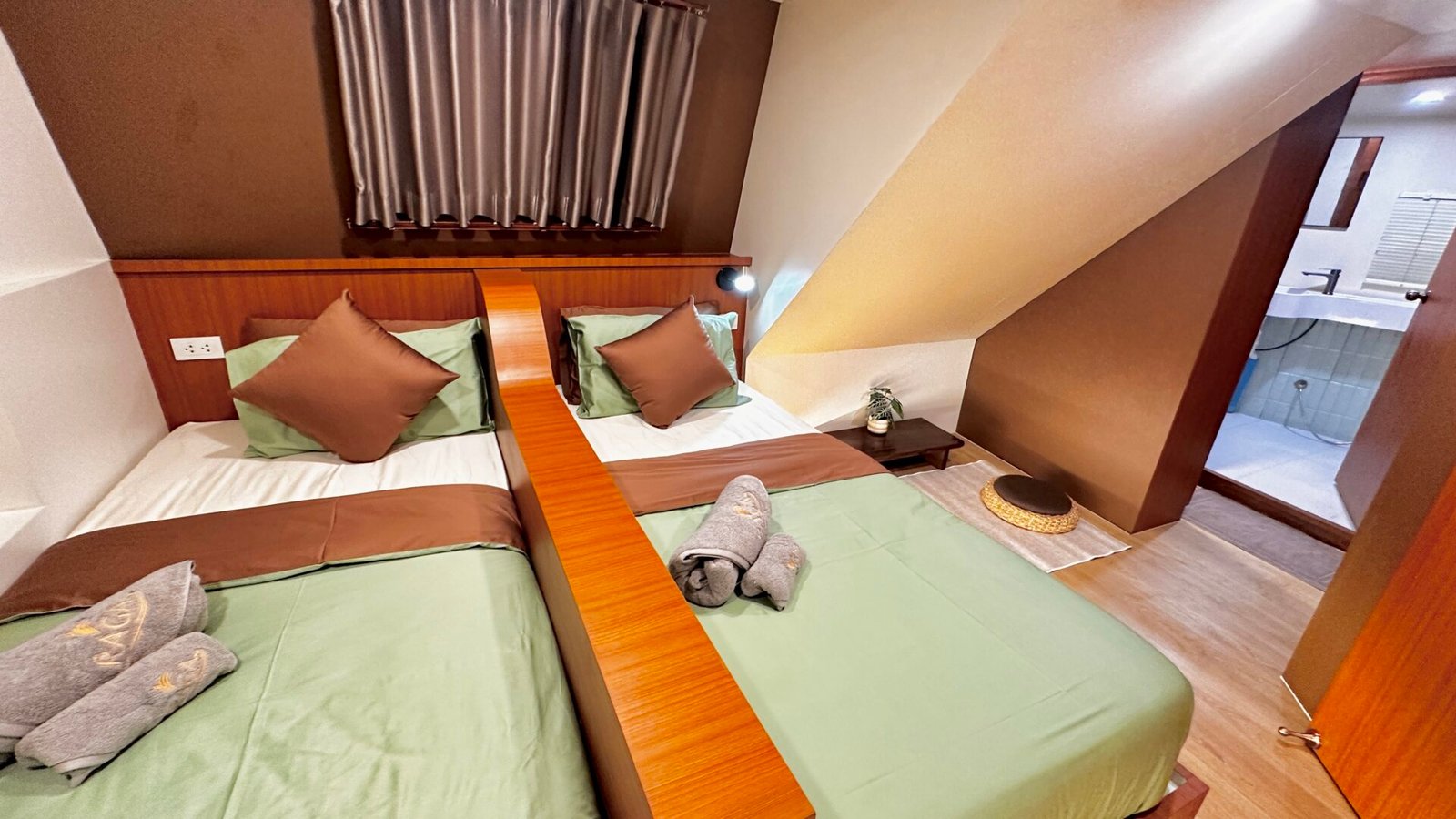 deluxe twin/double cabin