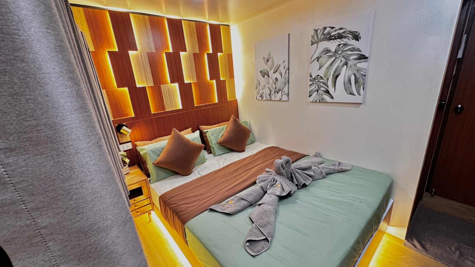 standard doble bed cabin on main deck