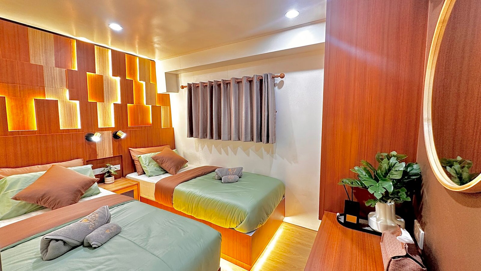 standard twin bed cabin on MV Raga main deck