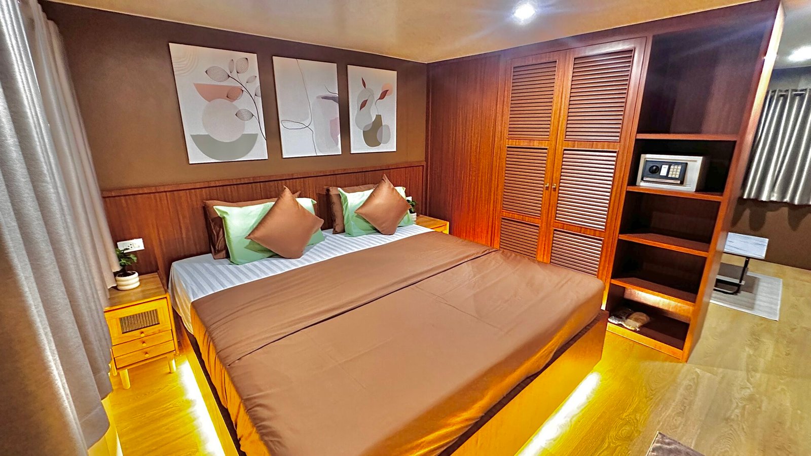Master suite cabin