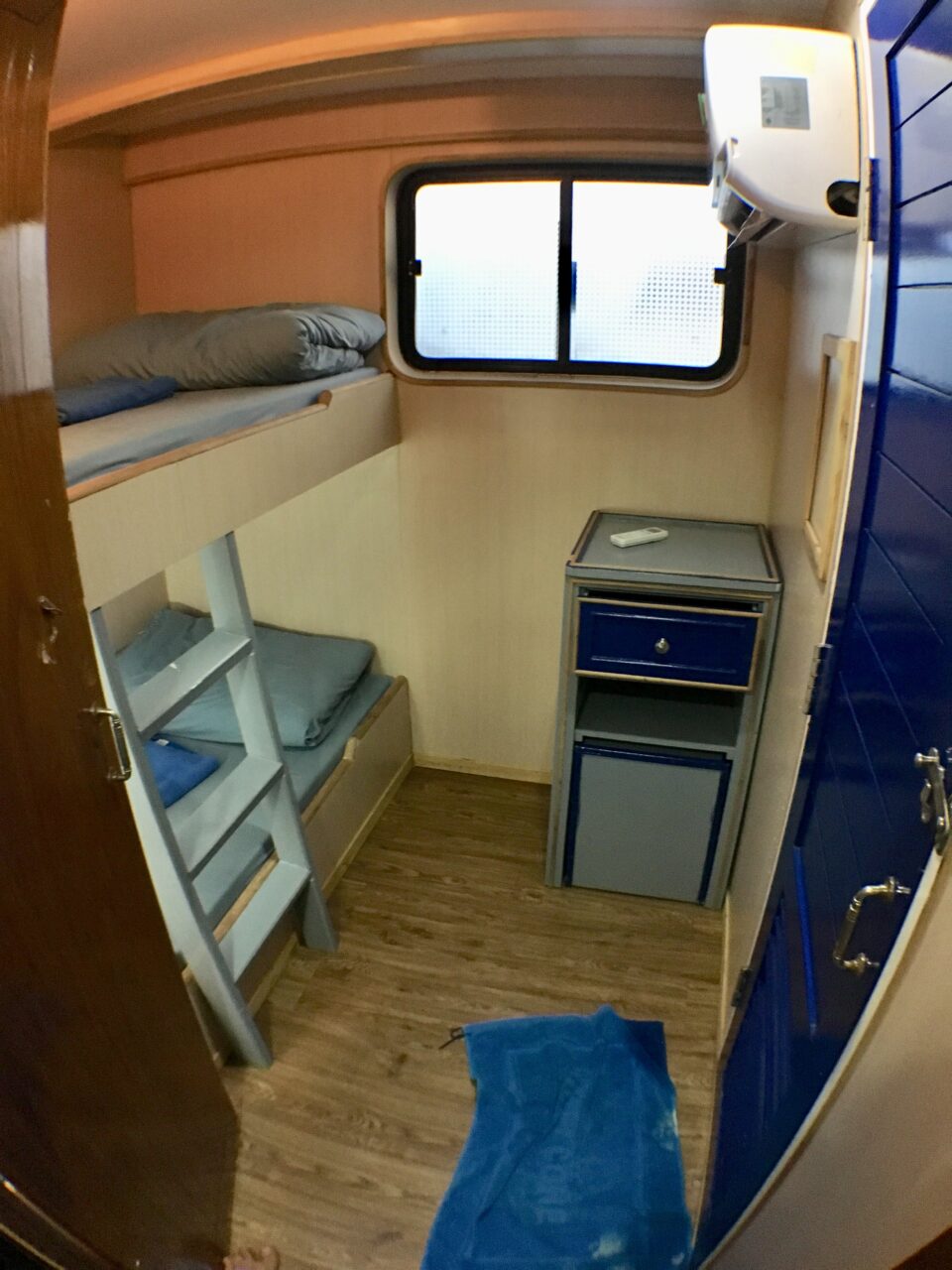 ensuite twin bunk cabin