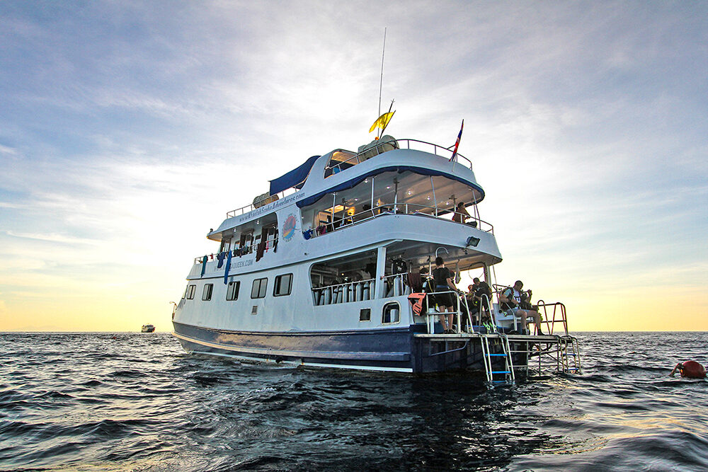 manta Queen 2 liveaboard in the similan islands