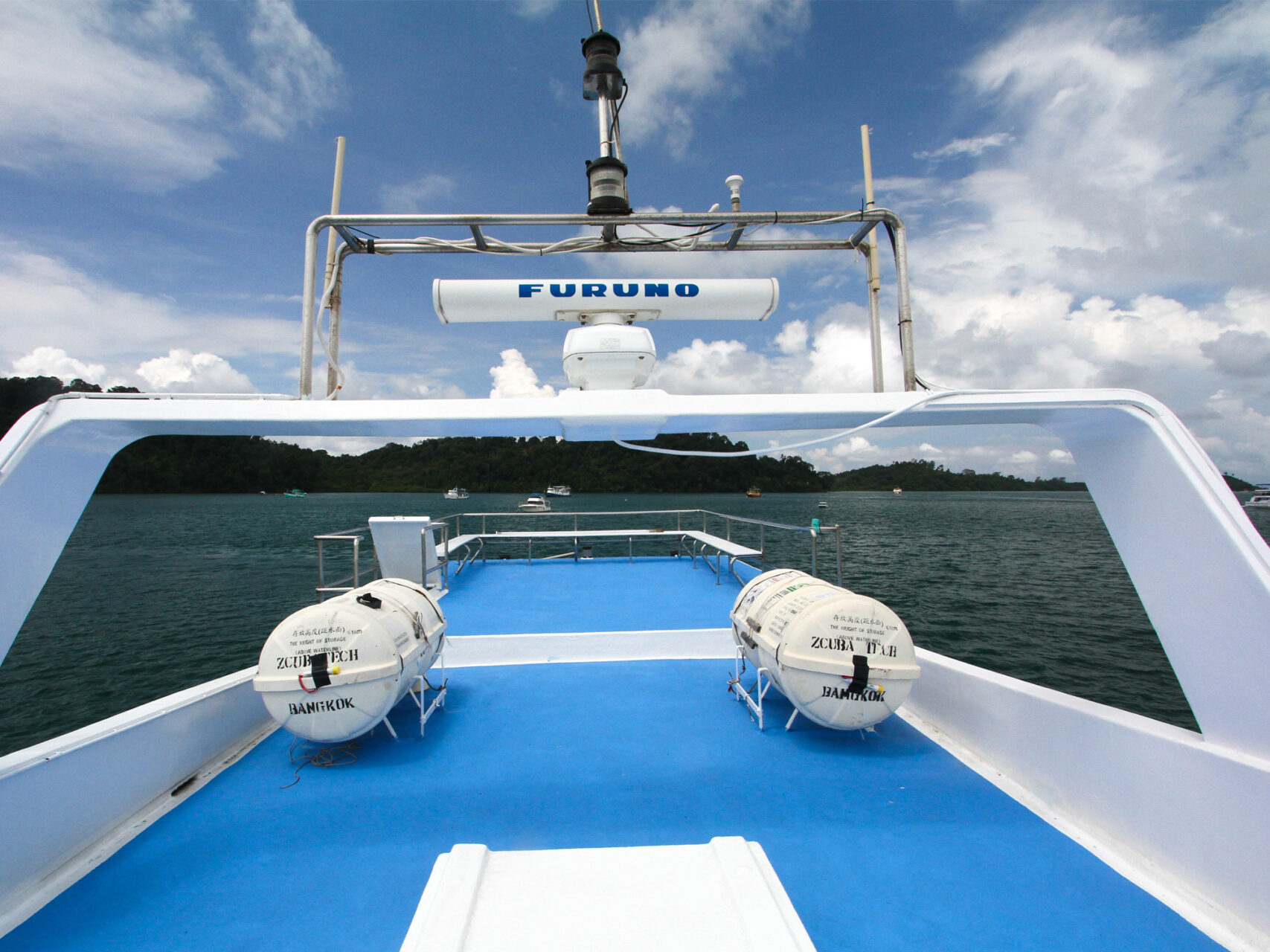 manta queen 7 sundeck and lifeboats