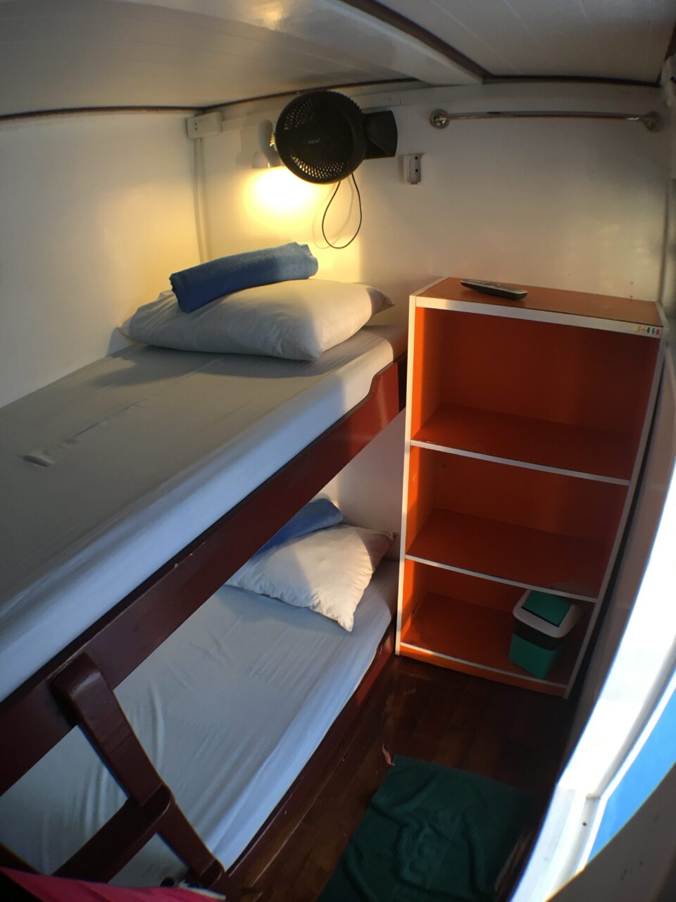 non ensuite twin bunk