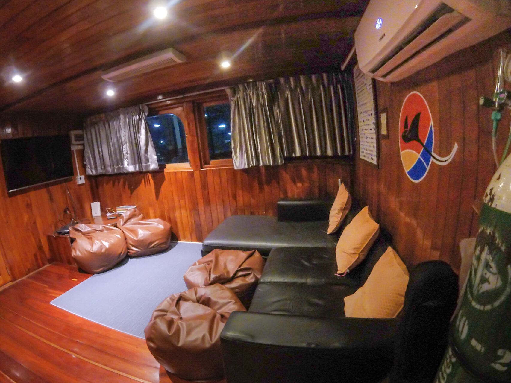 salon on manta queen 8
