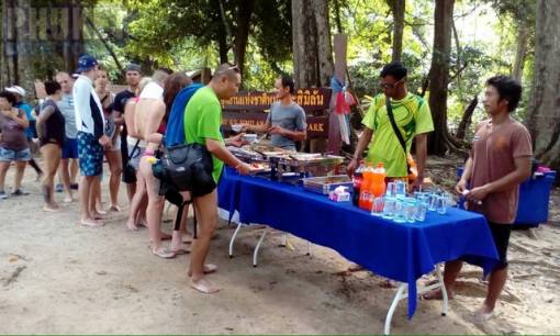 lunch at similan islands